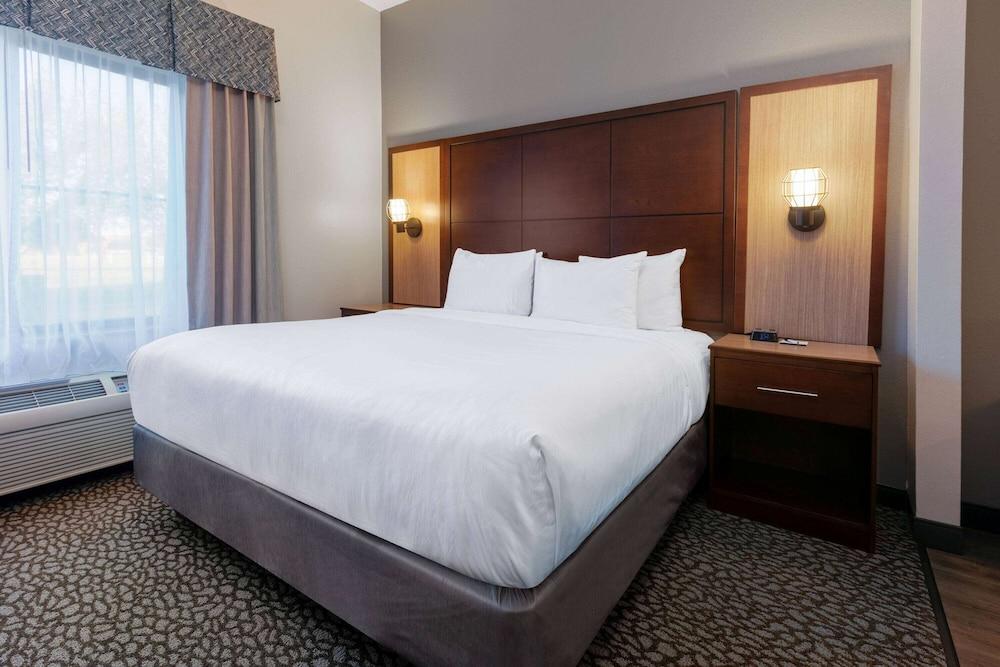 Wingate by Wyndham DFW / North Irving photo 14