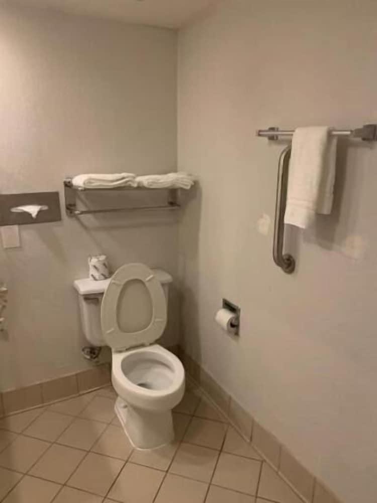 Horizon Inn & Suites photo 22
