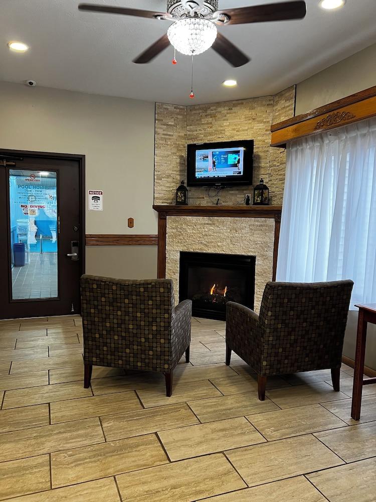 Magnuson Hotel Country Inn photo 10
