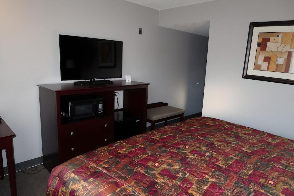 Economy Inn Auburn photo 8