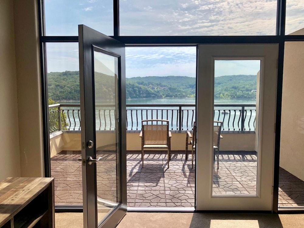 D'Monaco Luxury Resort photo 32