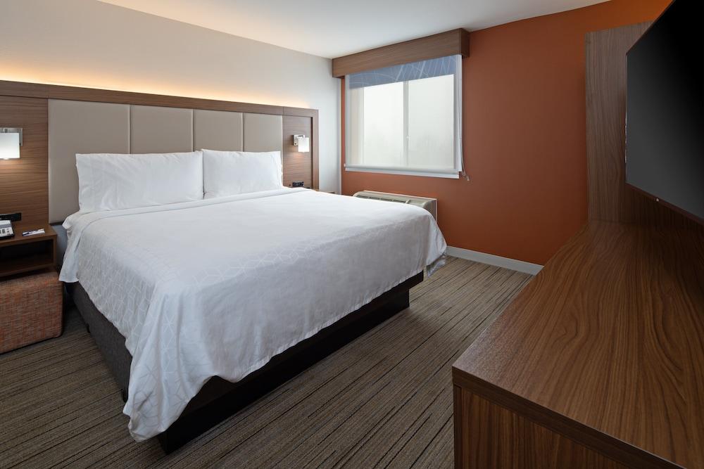 Holiday Inn Express Hotel & Suites SeaTac by IHG photo 5