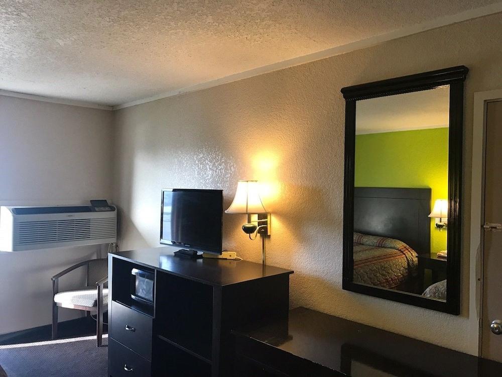 Woodville Inn photo 4