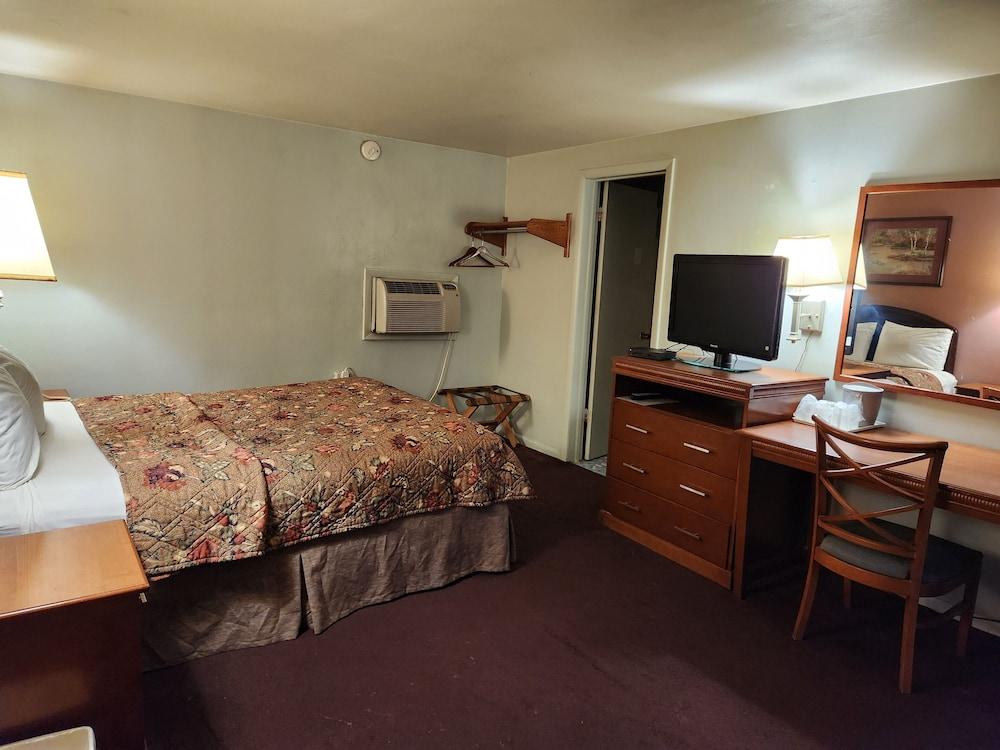 Royal Motel photo 52