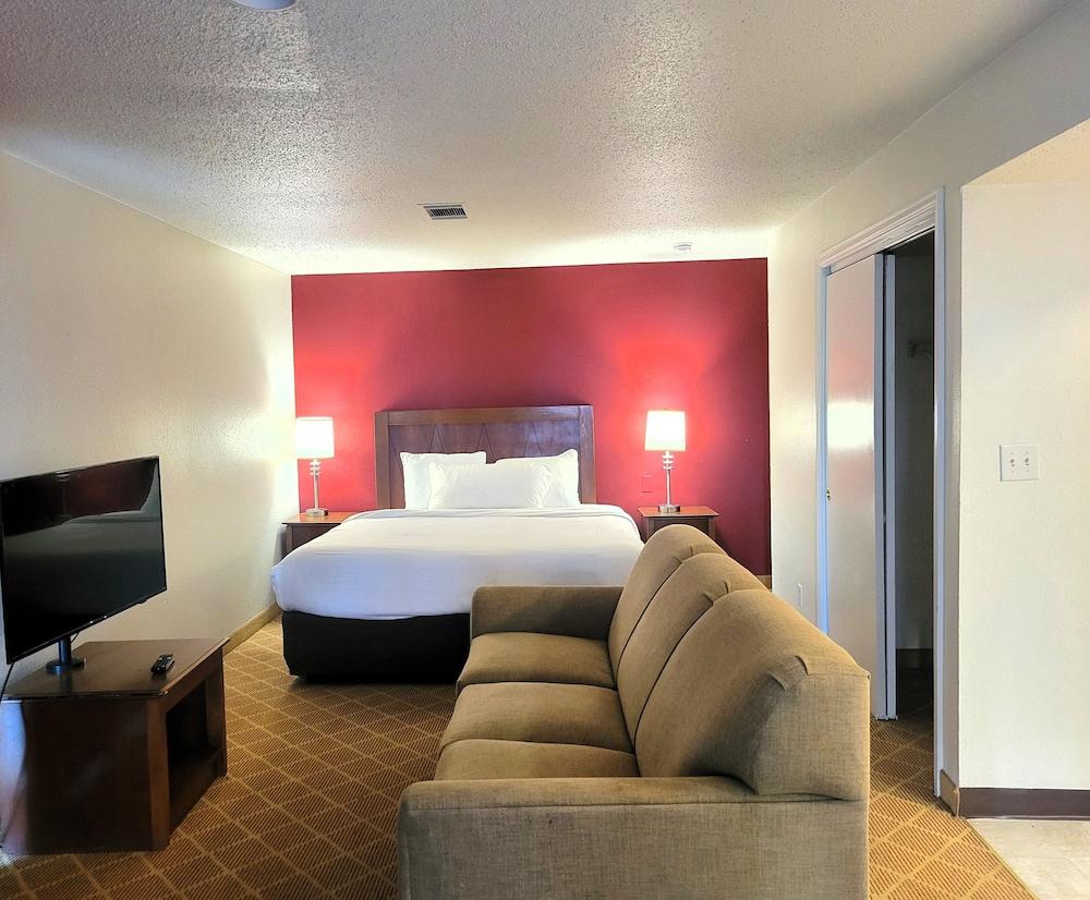 Value Suites Extended Stay - St Louis photo 2