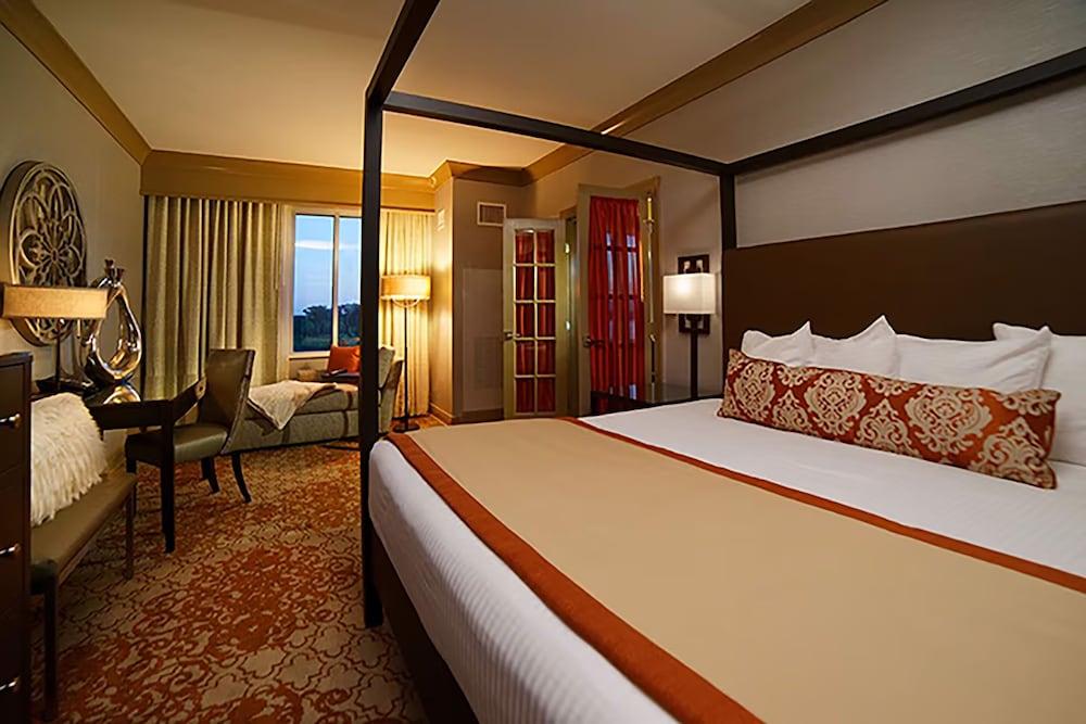 Riverwalk Casino Hotel photo 7
