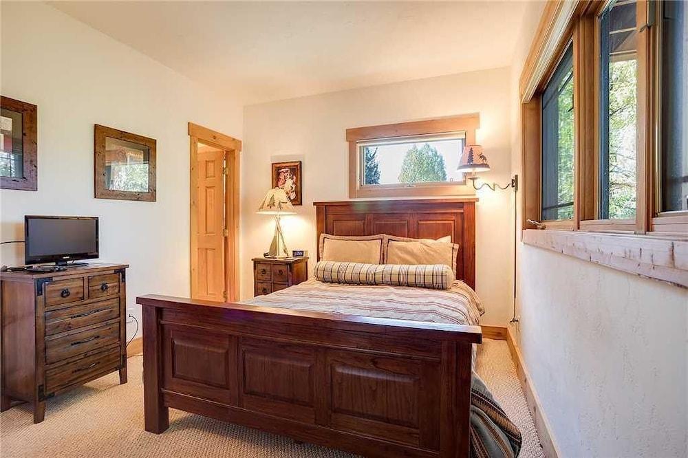 Saddle Creek Townhomes by Pioneer Ridge Management photo 47