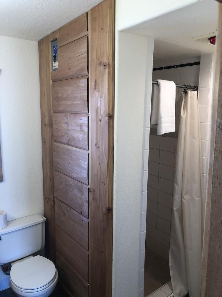 The Historic Madison Hotel Motel photo 39
