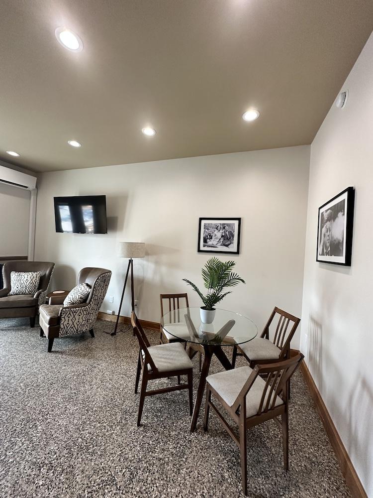 The Lodge Luxury Suites photo 46