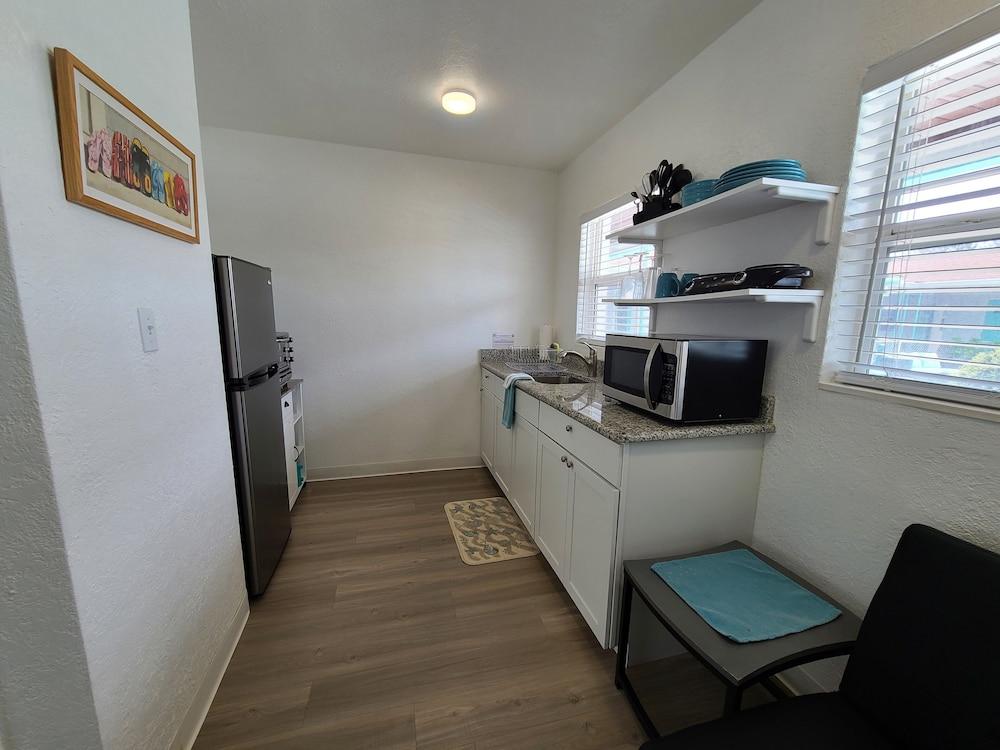 Sun Island Motel photo 50