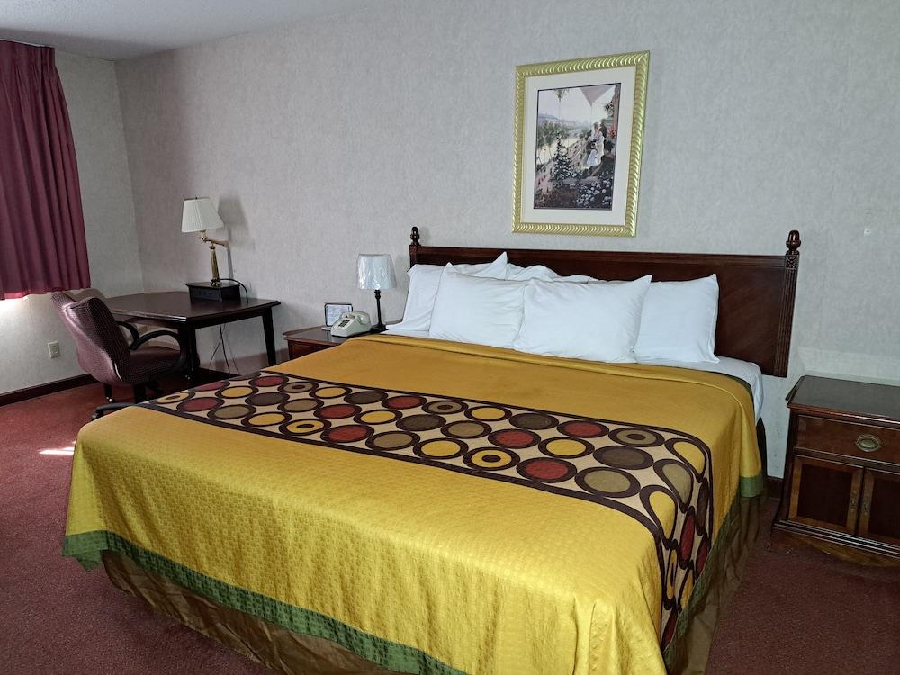 Regency Inn photo 8