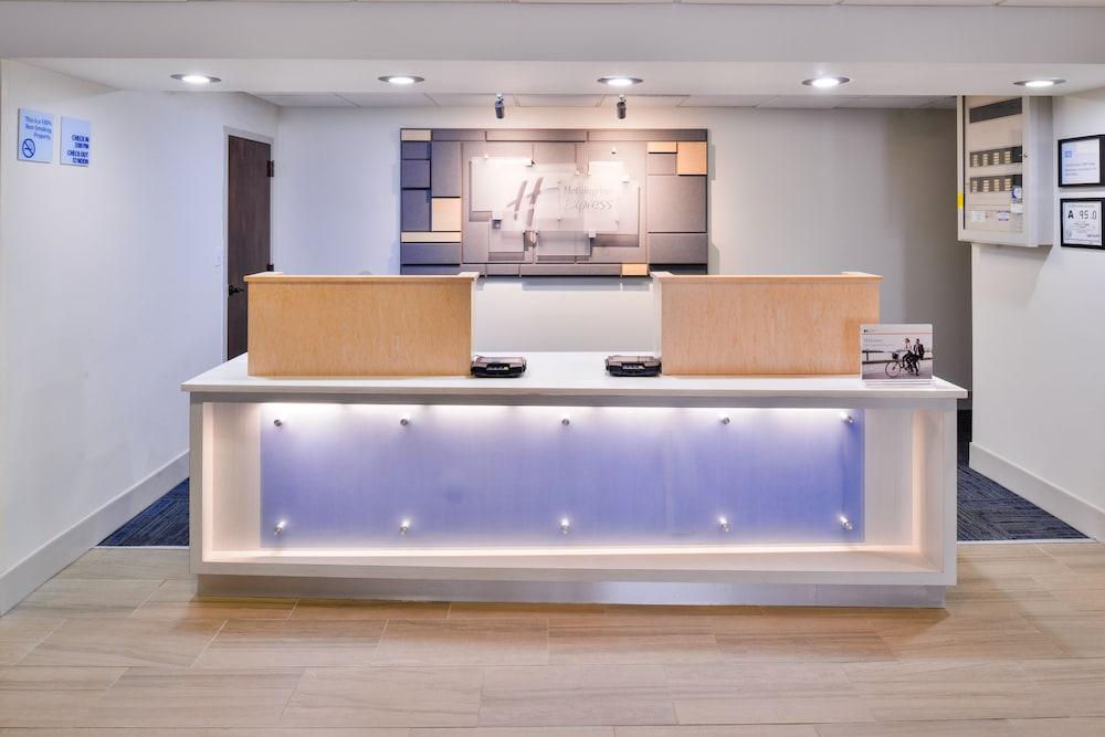 Holiday Inn Express Burlington by IHG photo 62