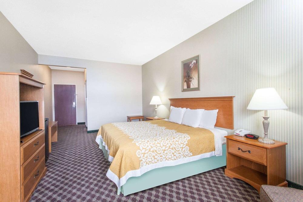 Days Inn & Suites by Wyndham Seaford photo 18