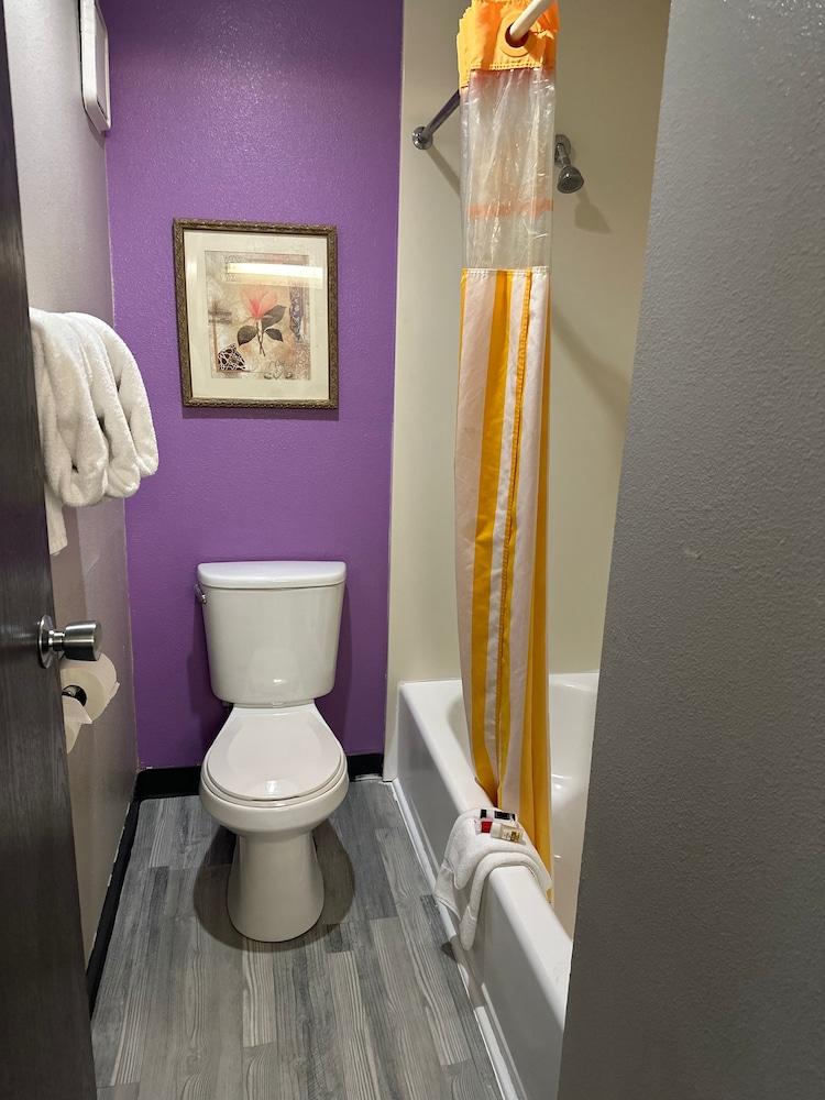 La Quinta Inn by Wyndham Omaha Southwest photo 11