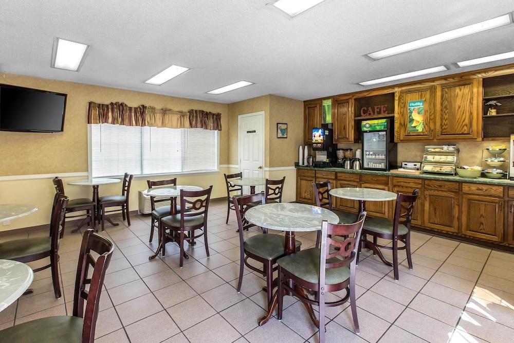 Quality Inn Jesup photo 28