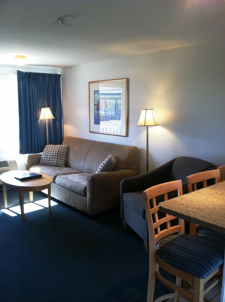 Mariner's Point Resort photo 15