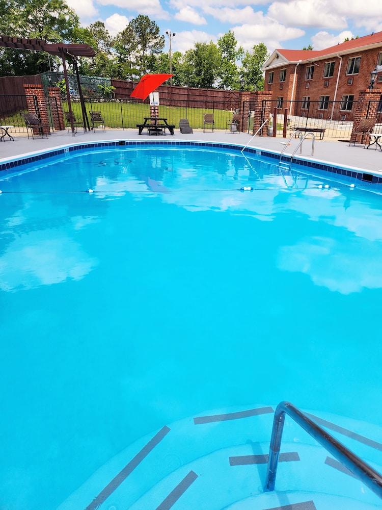 Americas Best Value Inn & Suites Phenix City photo 17