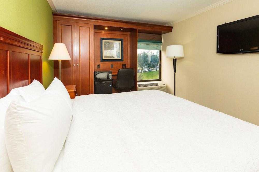 Hampton Inn Daytona Speedway photo 22
