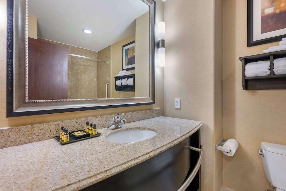 Best Western Plus Midland Suites photo 11