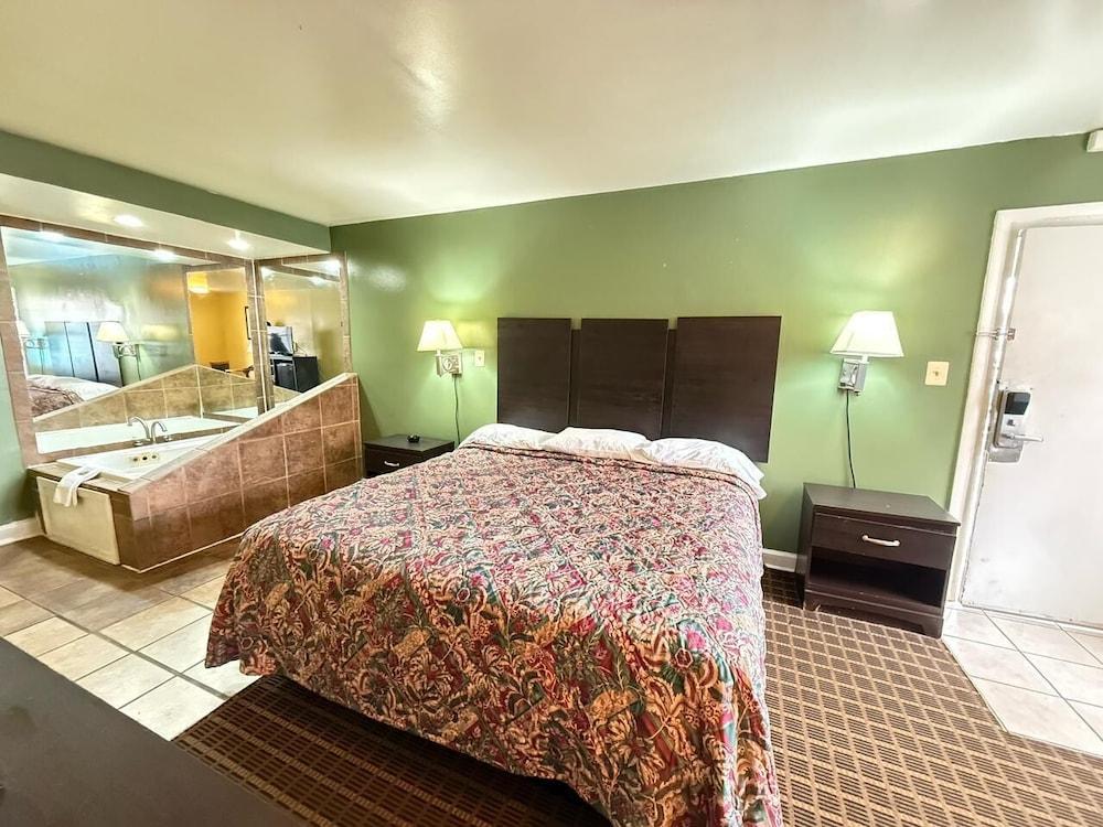 Relax Inn photo 37