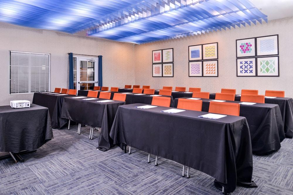 Holiday Inn Express Tampa N I-75 - University Area by IHG photo 61