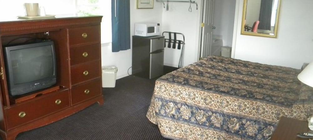 USA Inn and Suites Morgantown photo 6