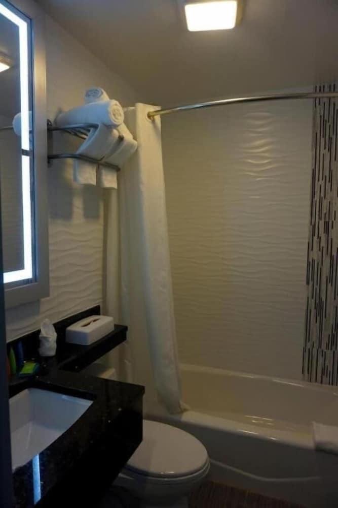 Umbrella Hotel photo 6