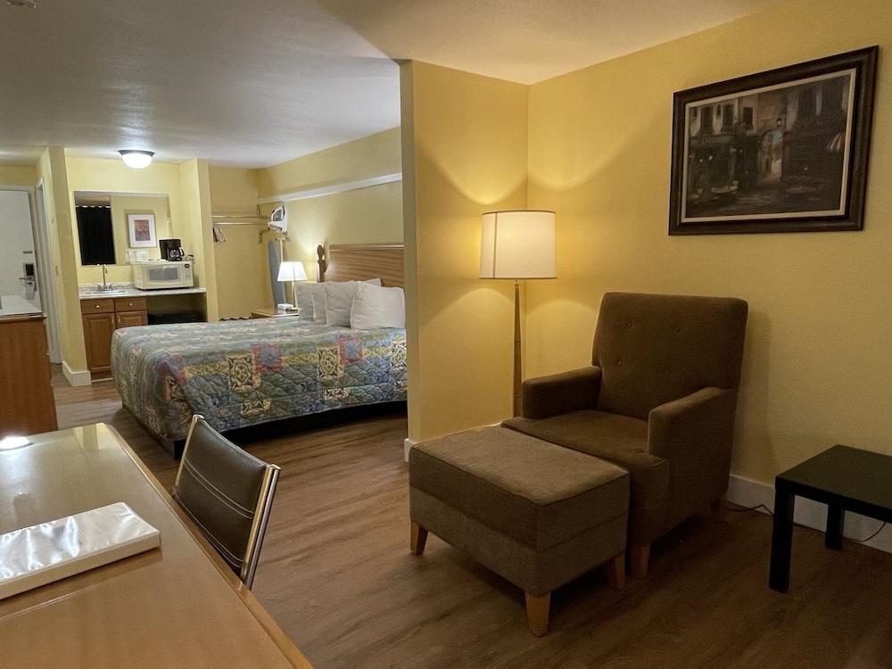 Marina Inn photo 6