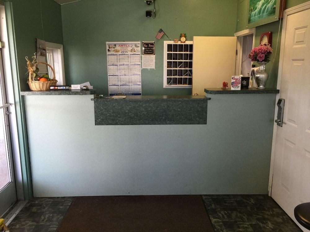 Encore Motel photo 48