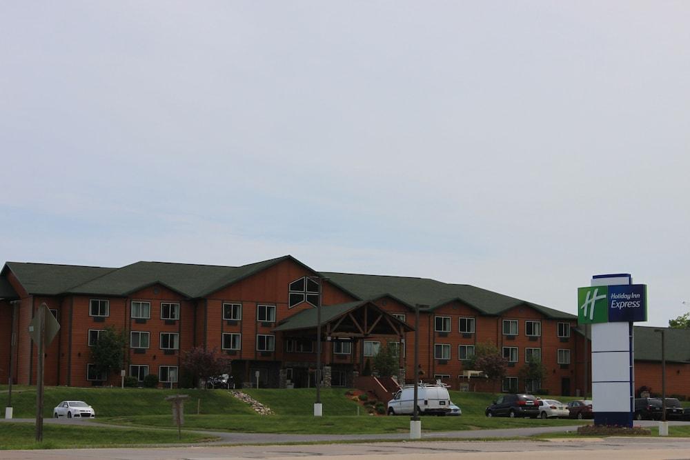Holiday Inn Express Munising-Lakeview by IHG photo 41