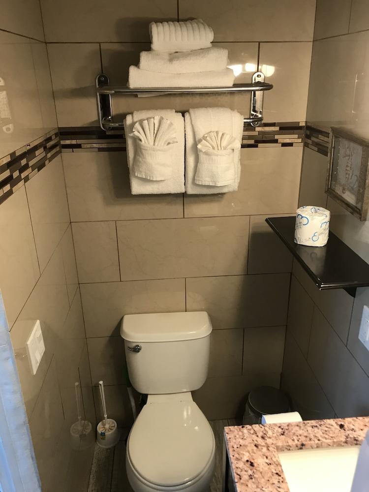 Schooner Hotel photo 48