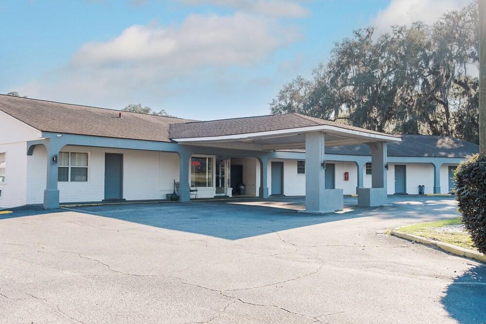 Thunderbird Motel photo 12