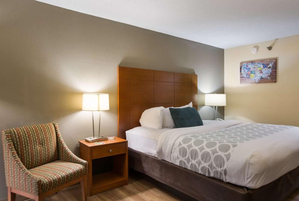 Econo Lodge Inn & Suites Hardeeville I-95 photo 90