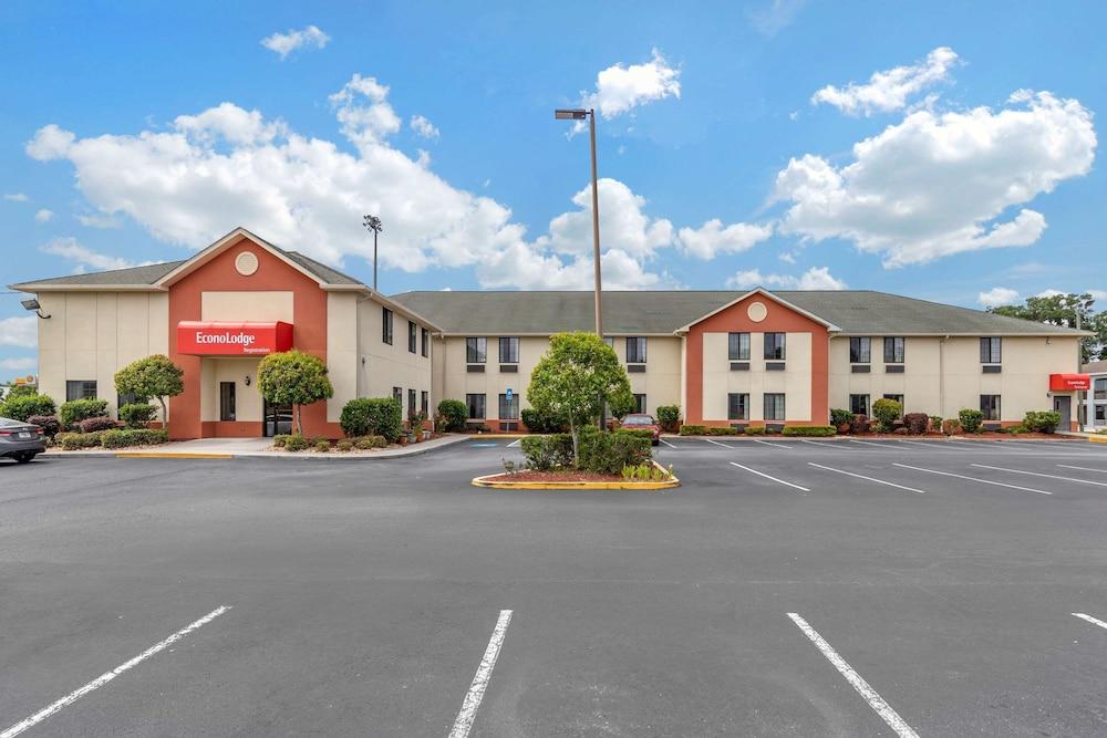 Econo Lodge Brunswick Travel Center photo 1