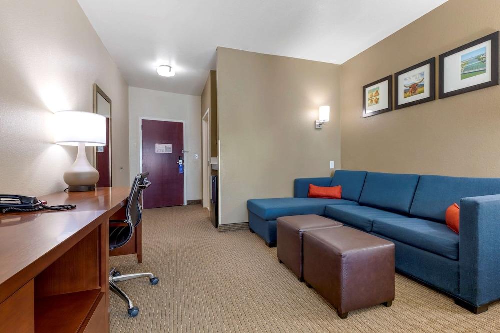 Comfort Suites Copperas Cove photo 29