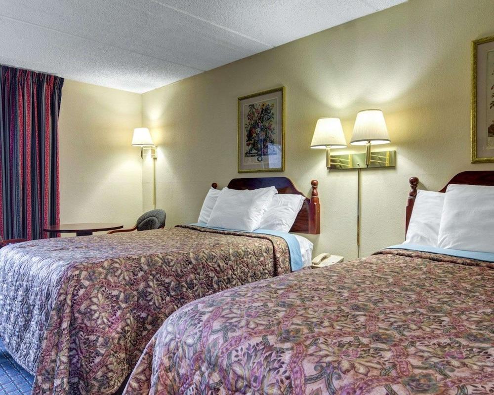 Rodeway Inn Norcross photo 9