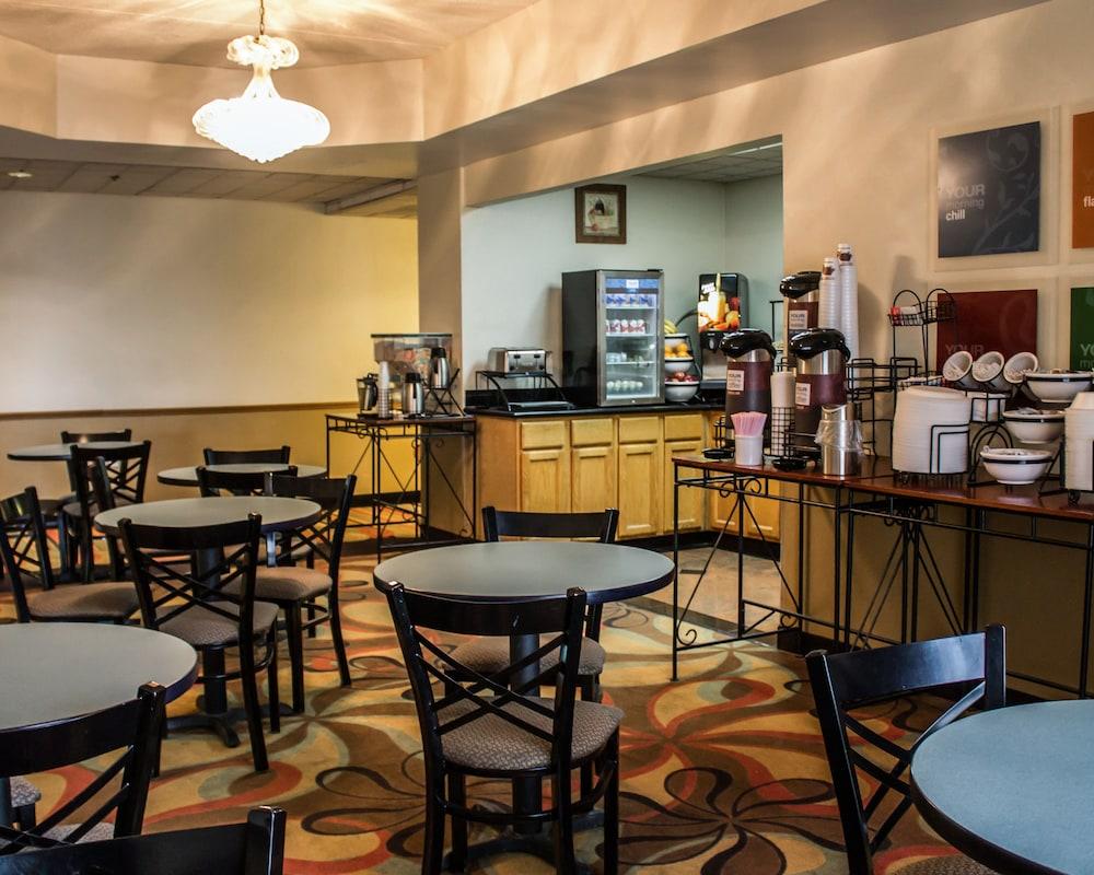 Quality Inn Akron South photo 24