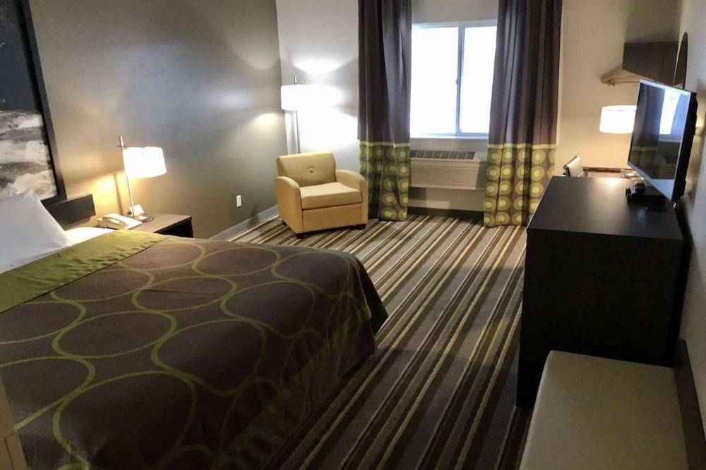 Super 8 by Wyndham Blackfoot photo 20