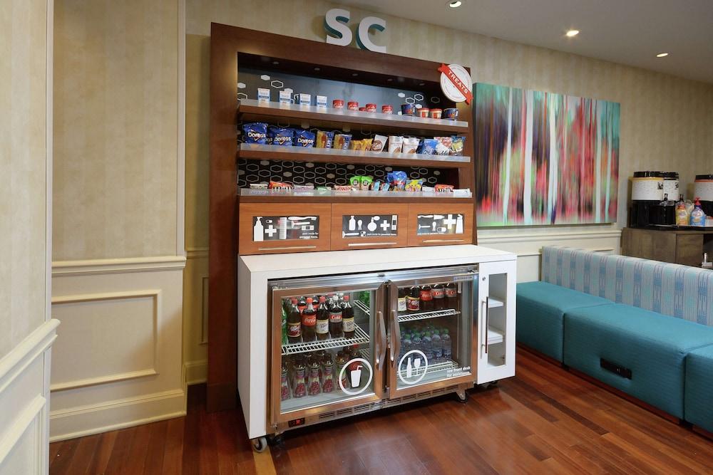 Hampton Inn & Suites Clinton - I-26 photo 36