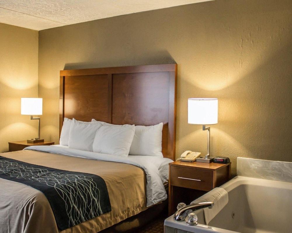 Quality Inn Akron South photo 10