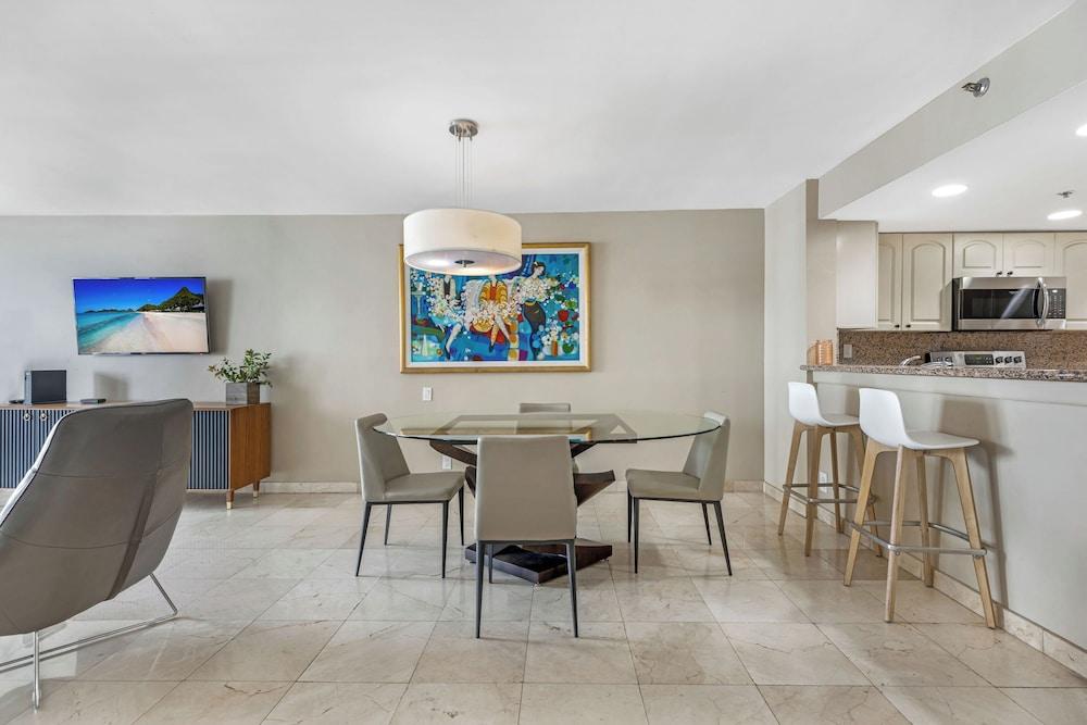 The Grand Biscayne Bay photo 43
