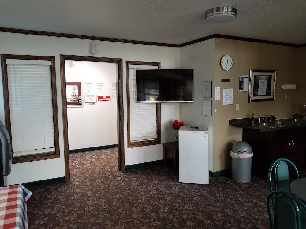 Bilmar Inn & Suites by Hotel O Hwy 77 photo 4