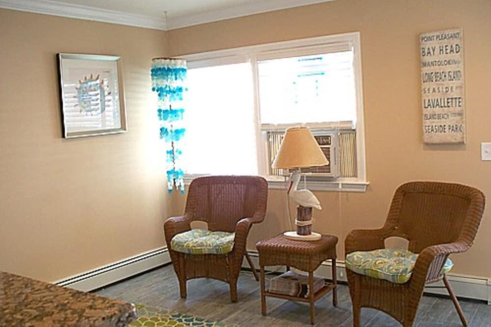 Pelican Point Motel photo 7