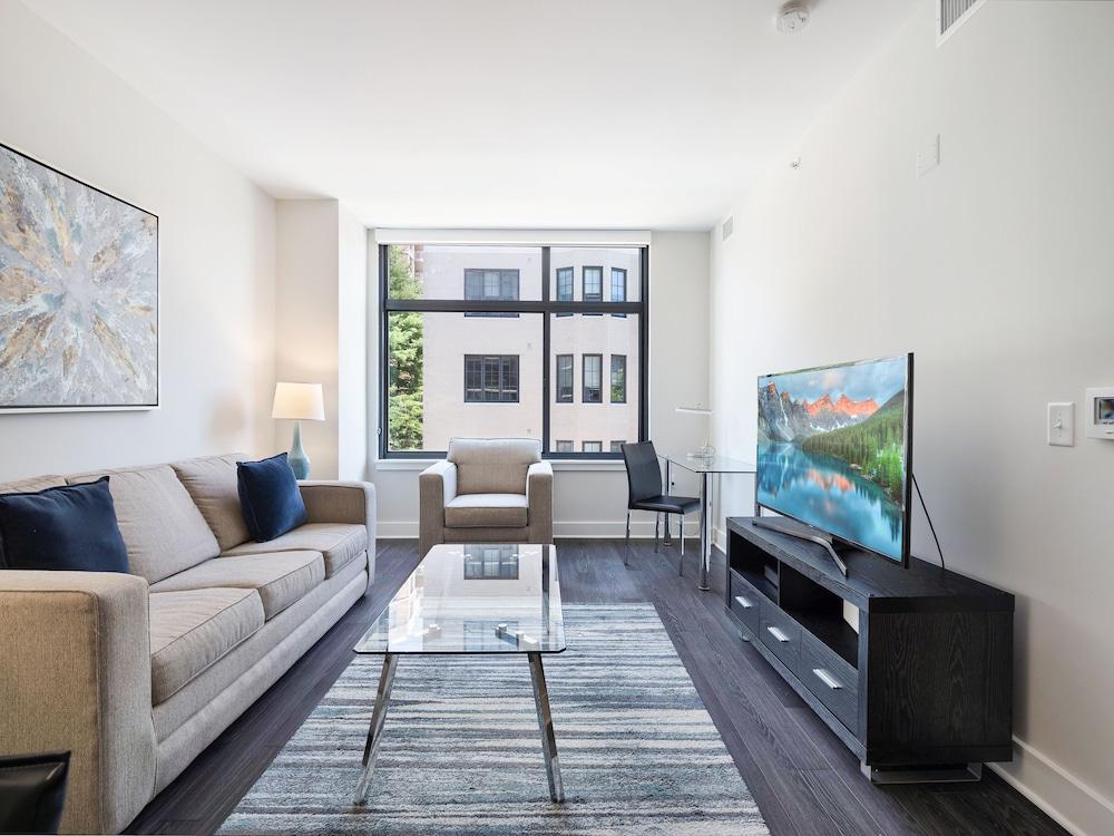 Global Luxury Suites at Bethesda Metro photo 20