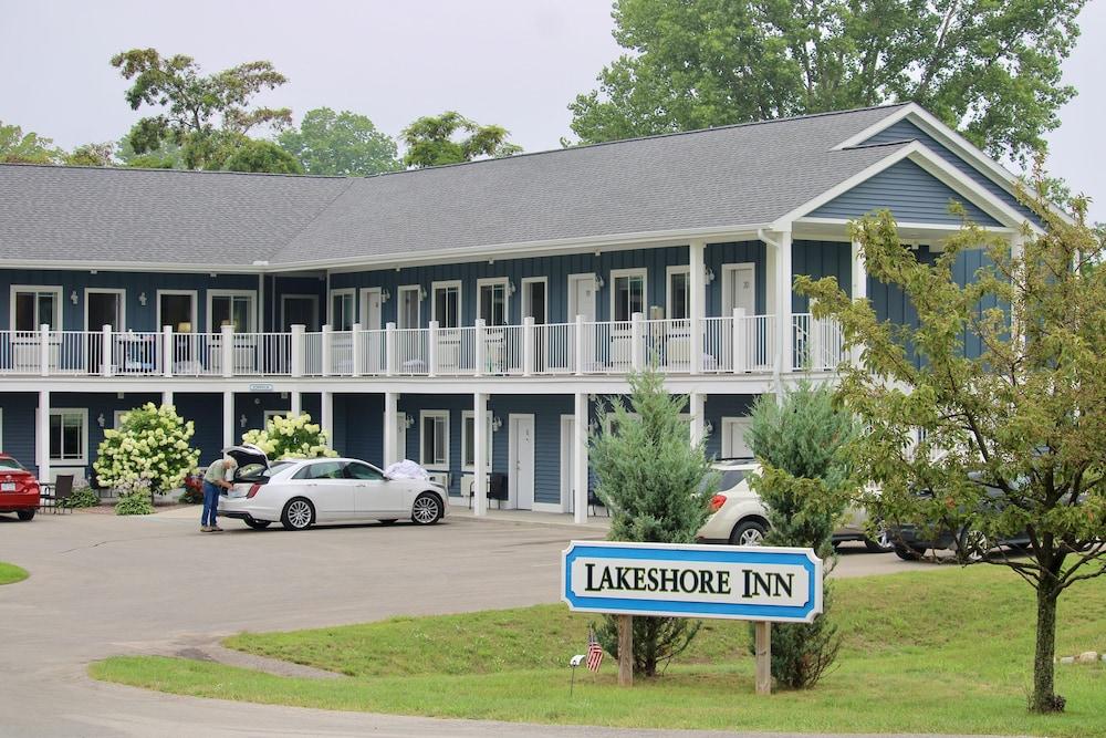 Empire Lakeshore Inn photo 51