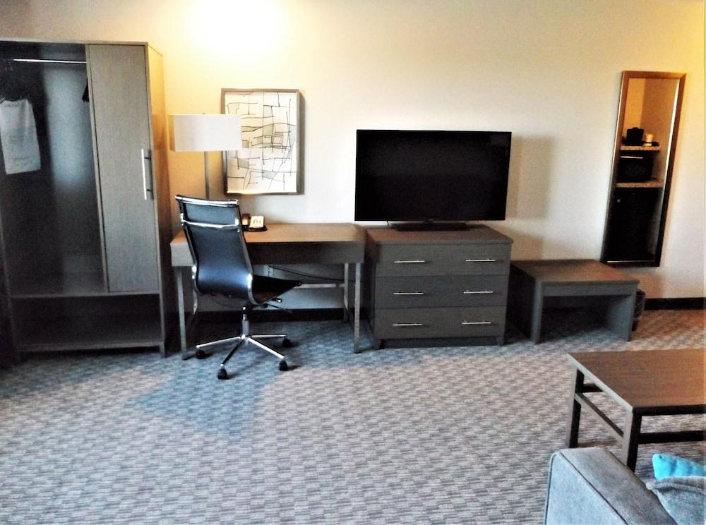 Brookstone Fort Dodge photo 37