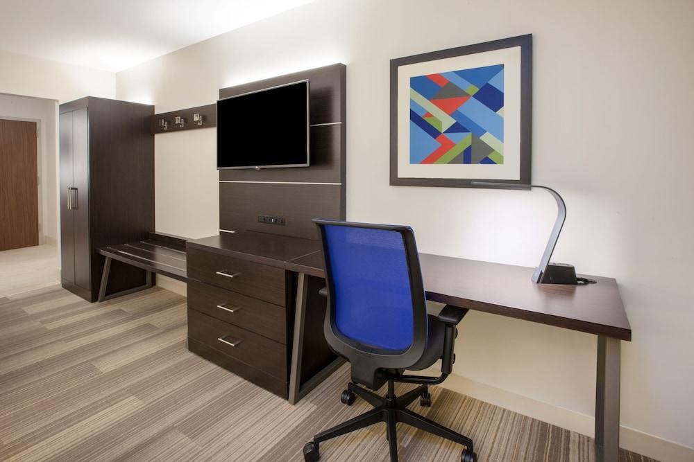 Holiday Inn Express Amherst - Lockport by IHG photo 32