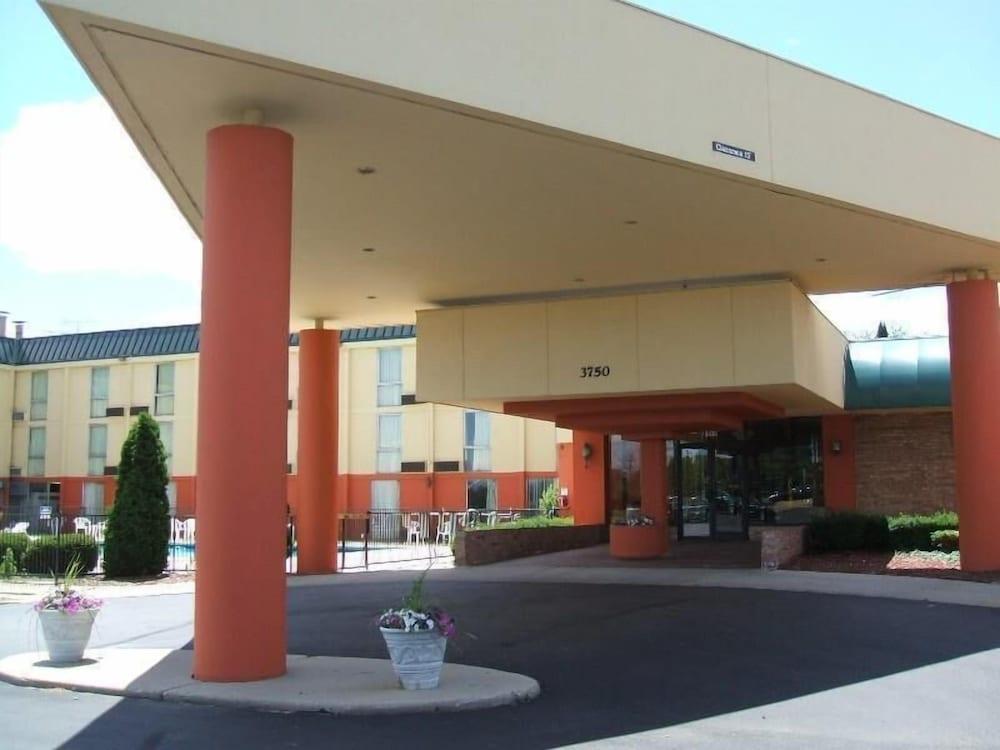 A Victory Inn & Suites - Ann Arbor photo 1
