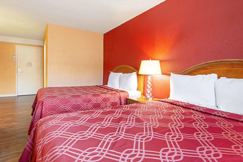 Econo Lodge photo 3