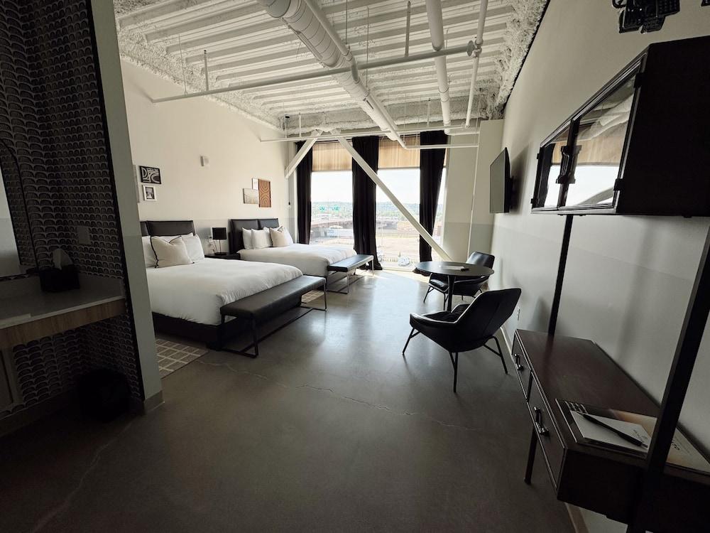 Arch and Cable Hotel photo 25